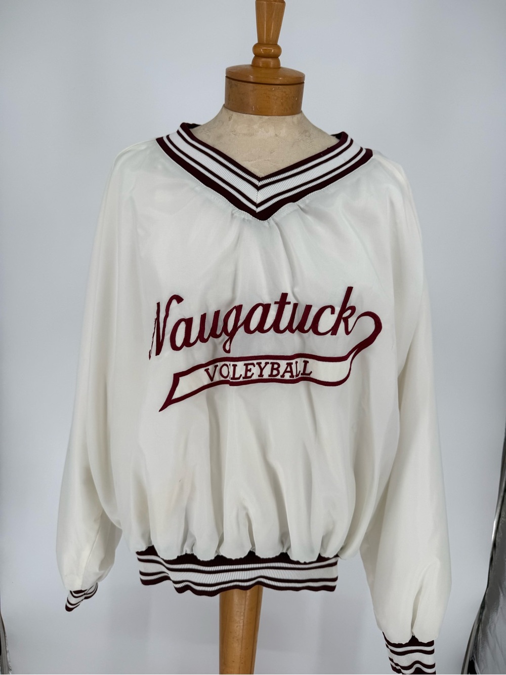 VTG Naugatuck Volleyball V-Neck Pullover sz XL